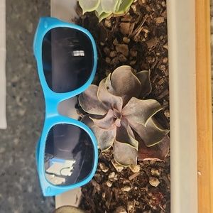ro•sham•bo baby sunglasses